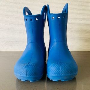 Crocs blue toddler rain boots size 8